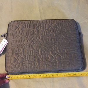 R&Em olive green laptop case❤️❤️😊